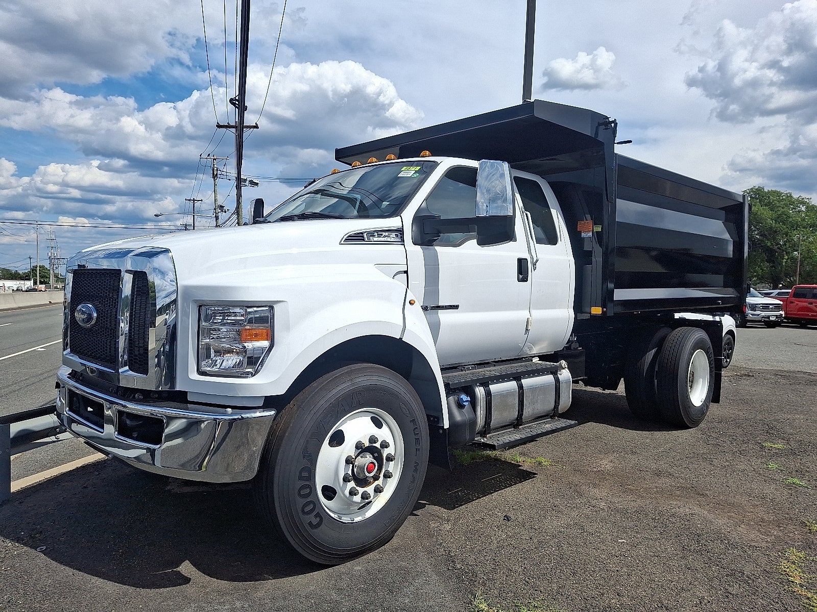 2025 Ford F-750SD