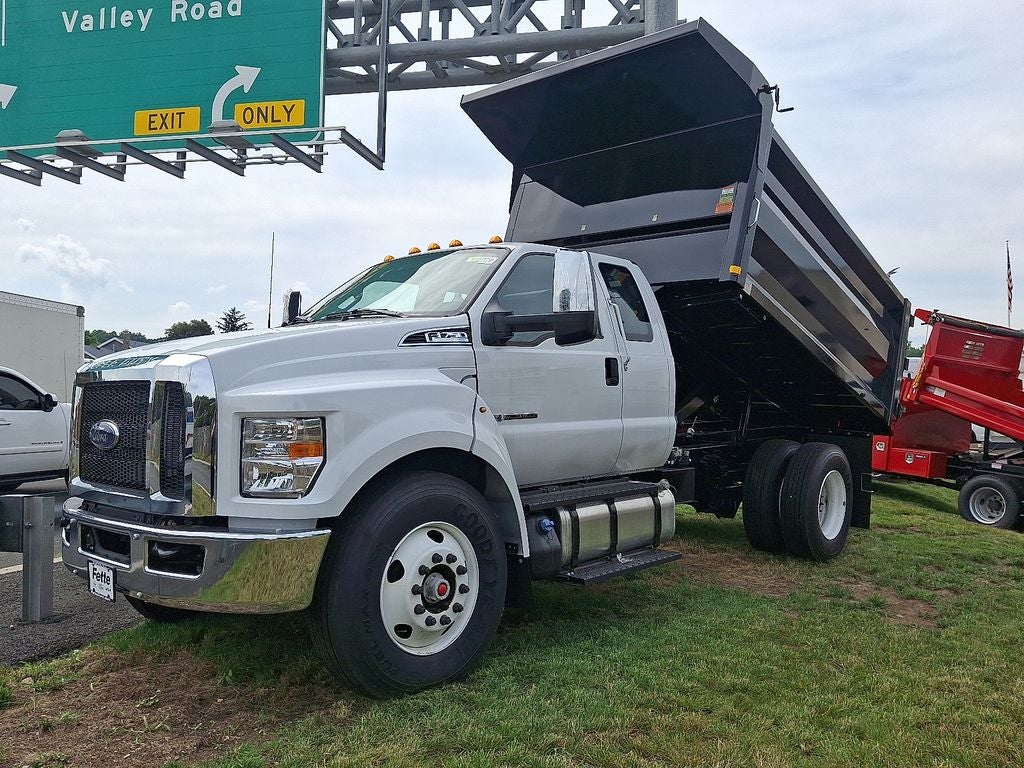 2025 Ford F-750SD